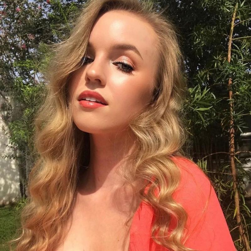 C-Suite. Vibrant Coral Peach
